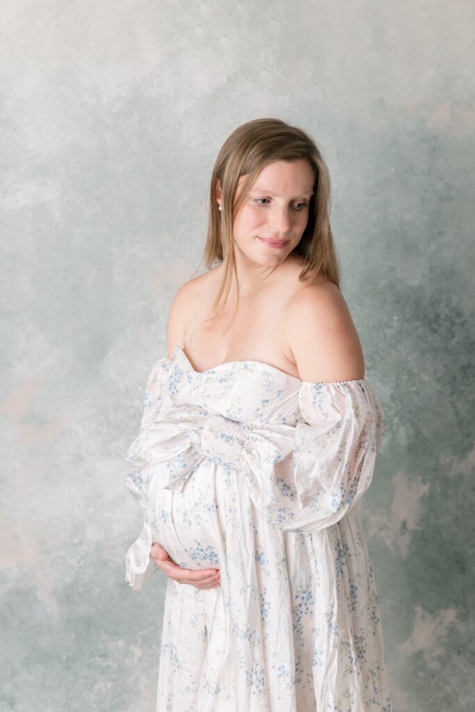  What to wear to your maternity photo shoot in Savannah