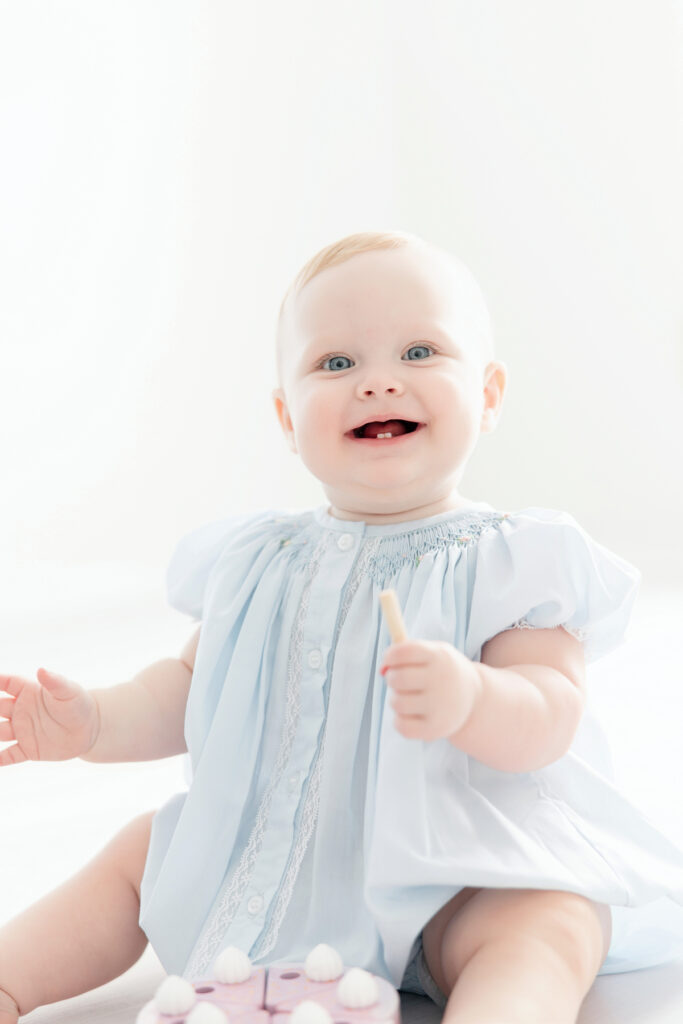 Smiling baby girl at Savannah, GA first birthday photo session
